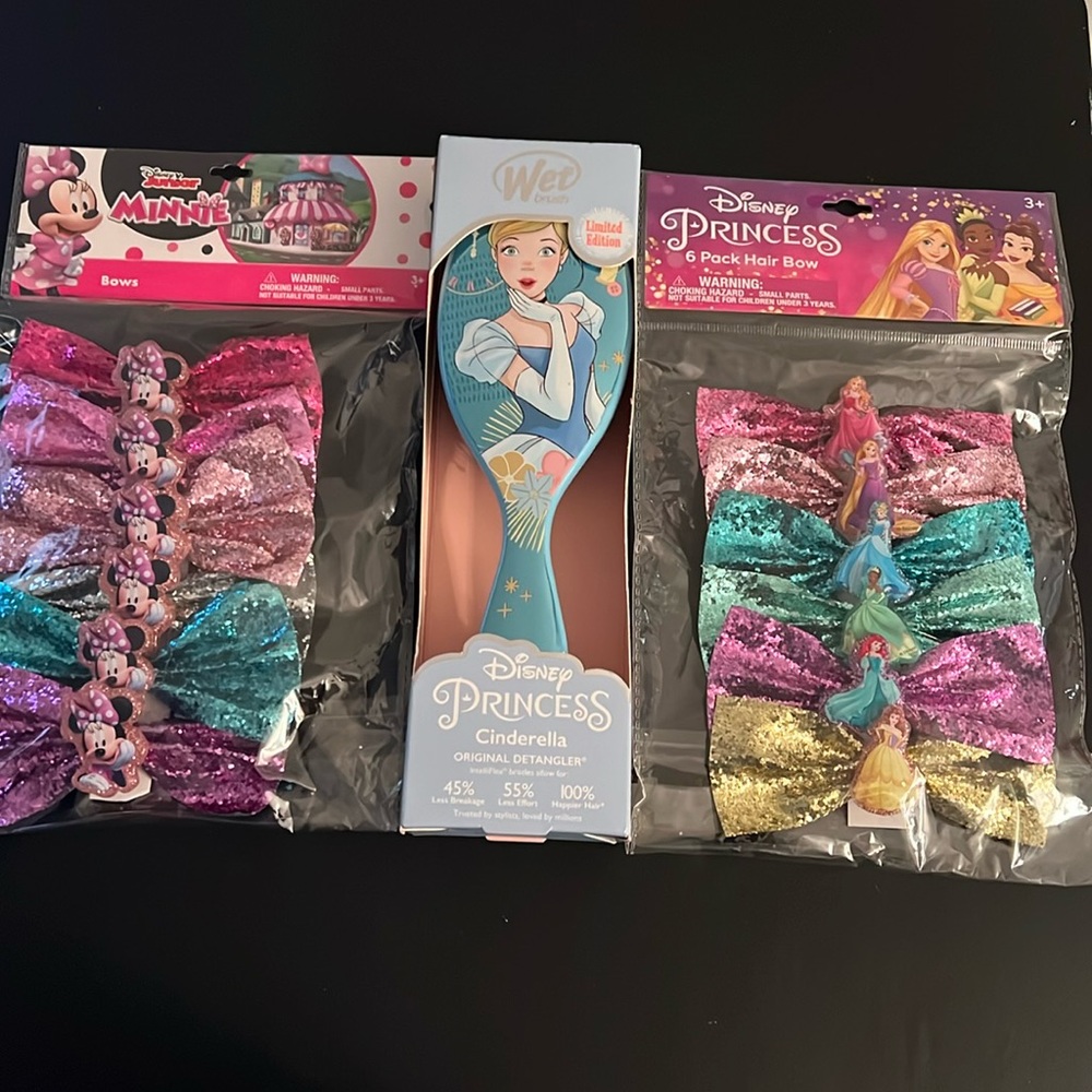 3 piece Disney Bows & Hair Brush